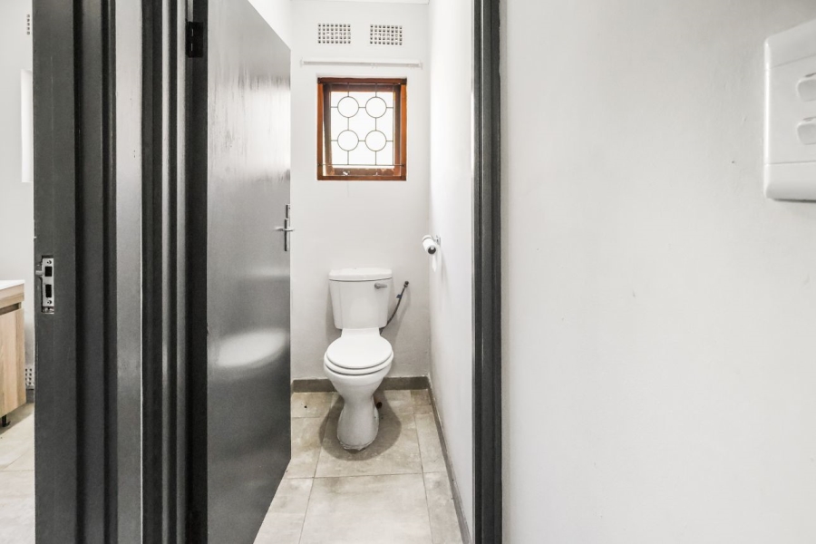 To Let 3 Bedroom Property for Rent in Abbotsford Eastern Cape